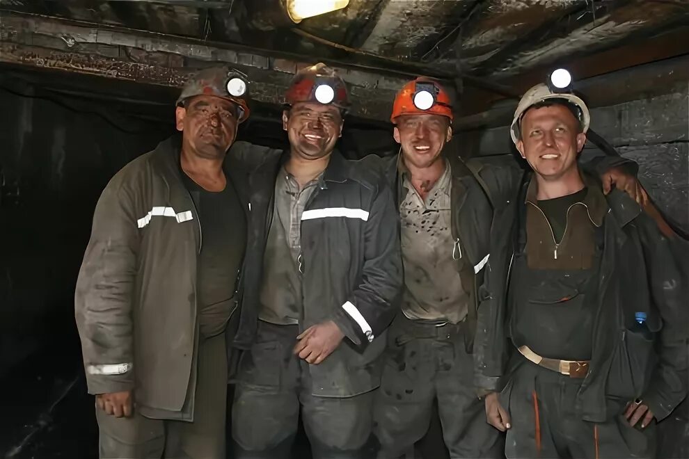 Шахтеры кузбасса. Движение шахтеров. Забастовки шахтеров караганды. Алексей стаханов и стахановское движение. Шахтер алексей стаханов.