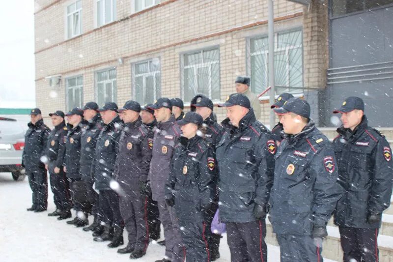 Ппс стены. Полиция город Чайковский. Полиция построение. Полиция Чайковский сотрудники. Сотрудники ППС Чайковский.