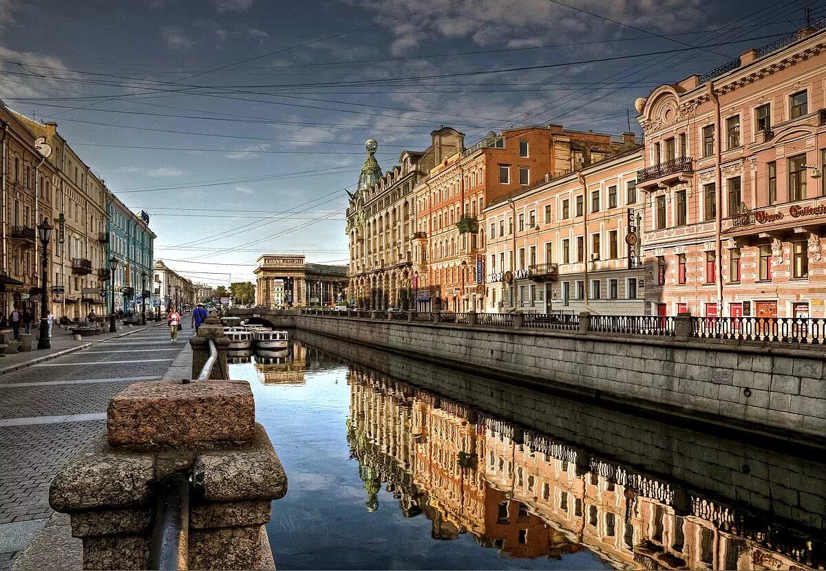 Петербург город писателей. Канал Грибоедова Санкт-Петербург. Набережная канала Грибоедова Санкт-Петербург. Питер набережная канала Грибоедова. Набережная канала Грибоедова 35 Санкт-Петербург.