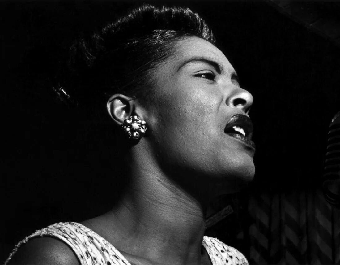 Джазовые вокальные. Билли Холидей. Билли Холидей (Billie Holiday). Strange Fruit Билли Холидей. Джазовая певица Билли Холидей.