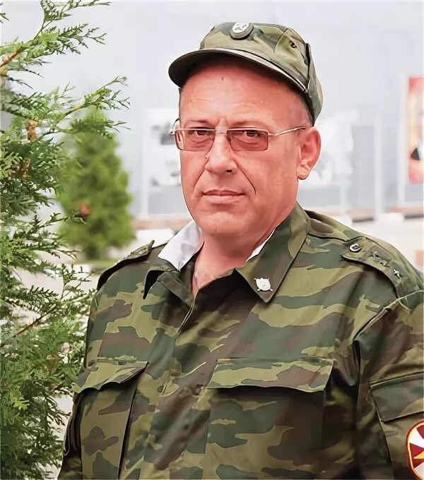 Каптерка старшины роты. Старшина роты это. Суточный наряд роты. Увольнительные записки. Старшина роты прапорщик.