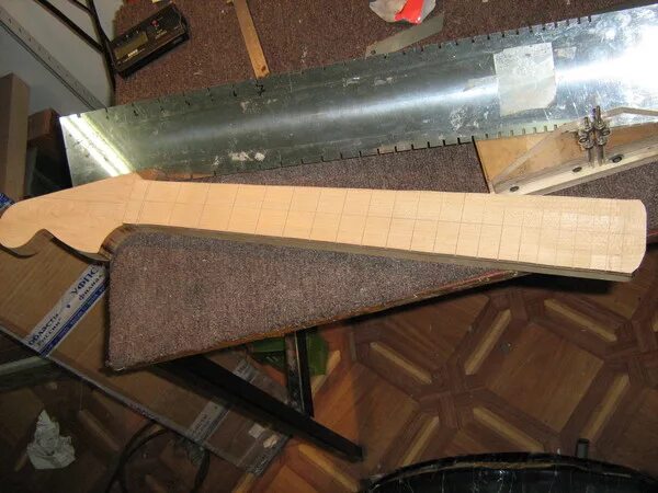 Анкер на акустической гитаре. Гриф гитары. Анкерный болт в грифе гитары. Анкерный болт для грифа бас гитары. Гитара без анкера.