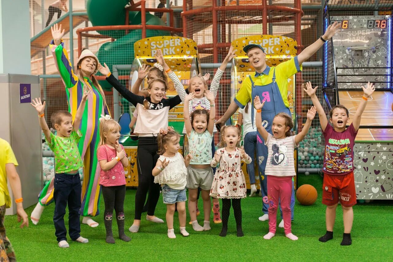развлекательный центр игродром в пензе. игровая площадка бухта приключений пенза. коллаж пенза детский городок фото. каширская плаза детский развлекательный центр. лазертаг спутник пенза.