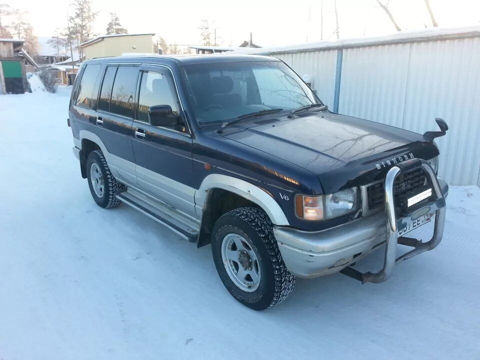 Дром благовещенск амурская. Исузу Бигхорн 1997. Isuzu Bighorn 2. Isuzu Bighorn 1997. Isuzu Bighorn 1997 черная.