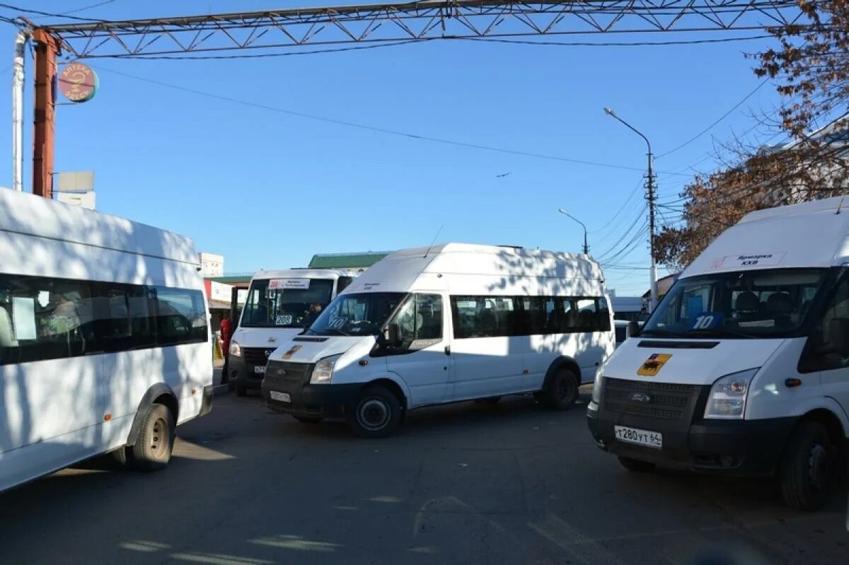 Маршрутки энгельса. Энгельс город 280 автобус. Работа энгельс автобус. Автобус 400 энгельс. Мерседес 0405.