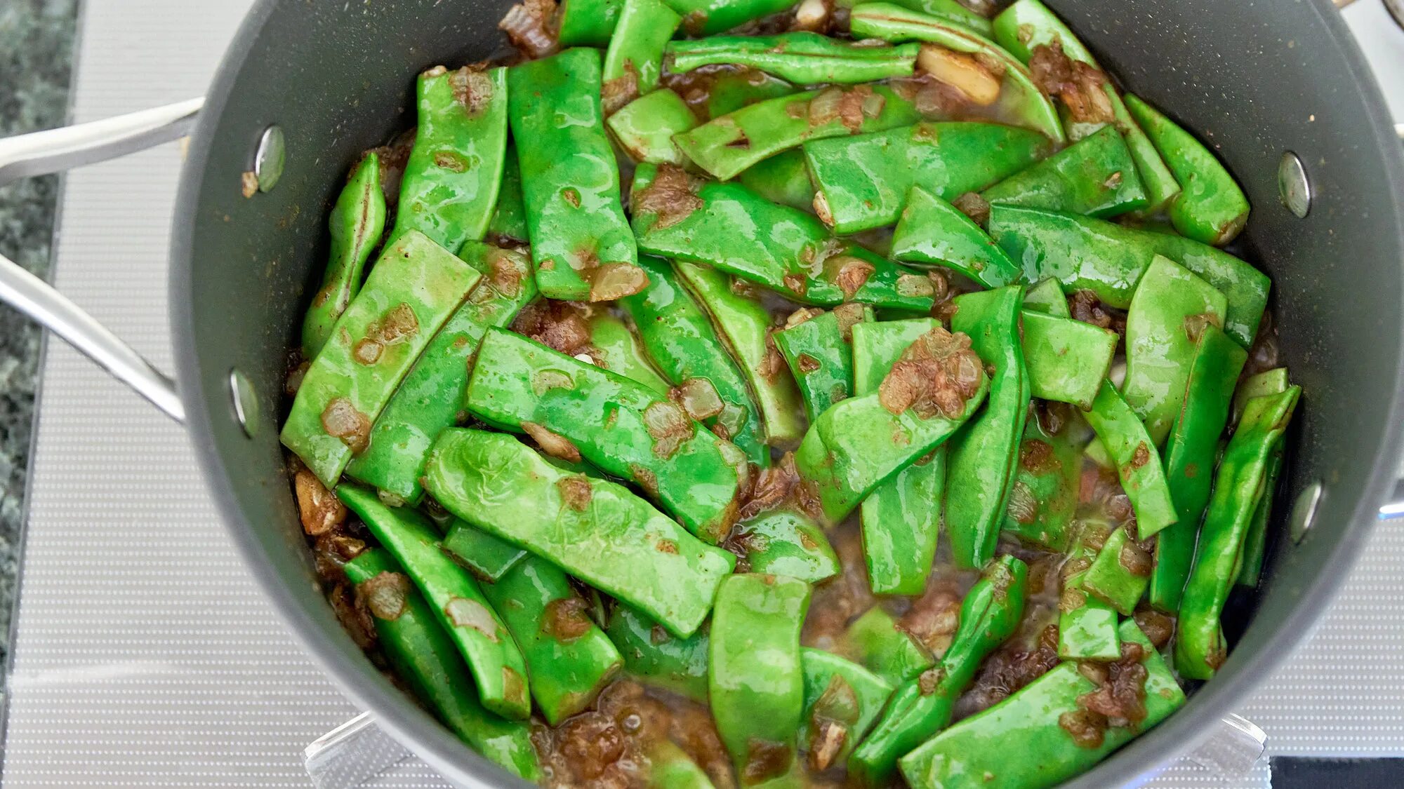 Как вкусно приготовить зеленую стручковую фасоль. Фасоль зеленая стручковая. китайская фасоль стручковая зелёная. фасоль зеленая плоская стручковая. спаржевая фасоль плоская.