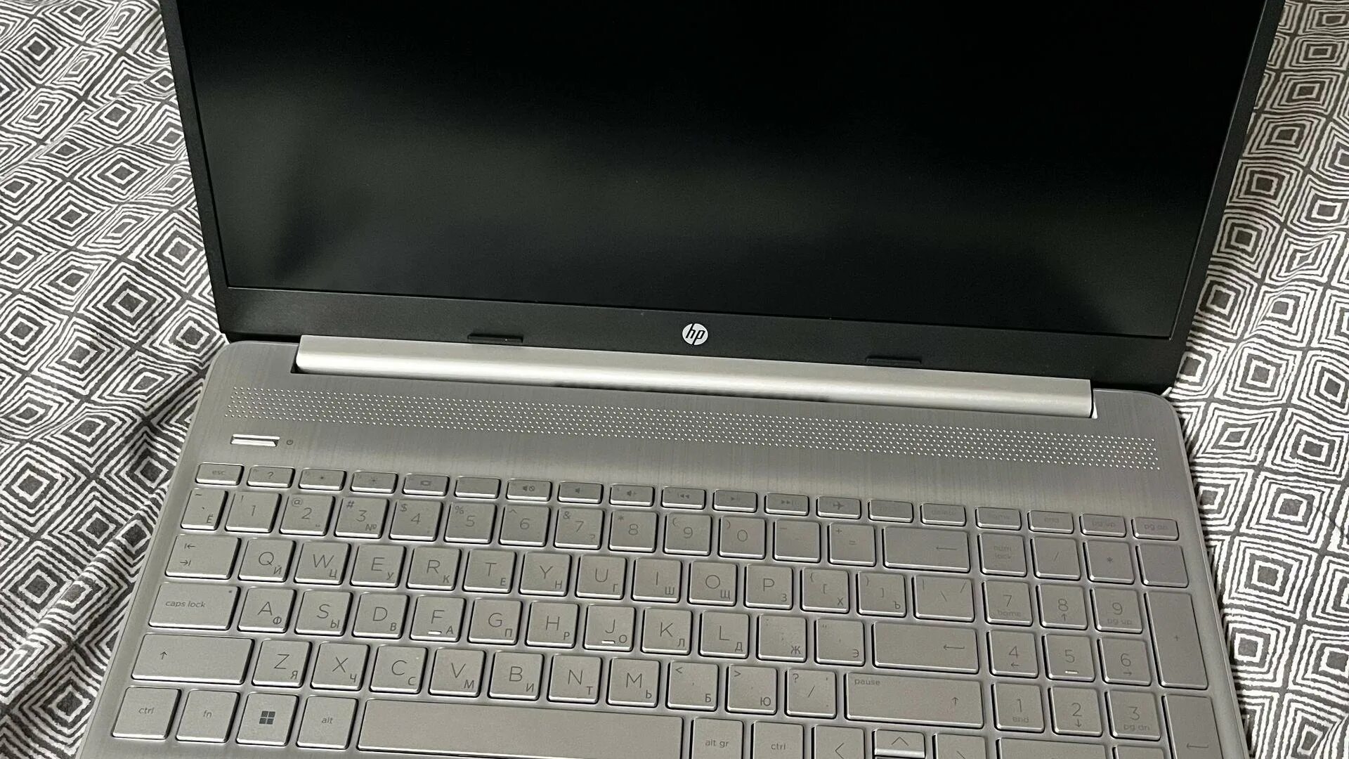 ноутбук HP 250 G6, 1WY08EA - купить в интернет магазине ulmart.ru по цене 26990 