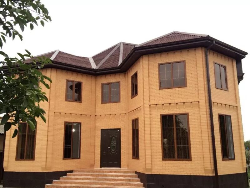Авито работа чеченская. Проекты Дагестанских домов двухэтажных. Красивый двухэтажный дом в Чечне. Чеченские двухэтажные дома проекты. Двухэтажный дом из кирпича чеченский.