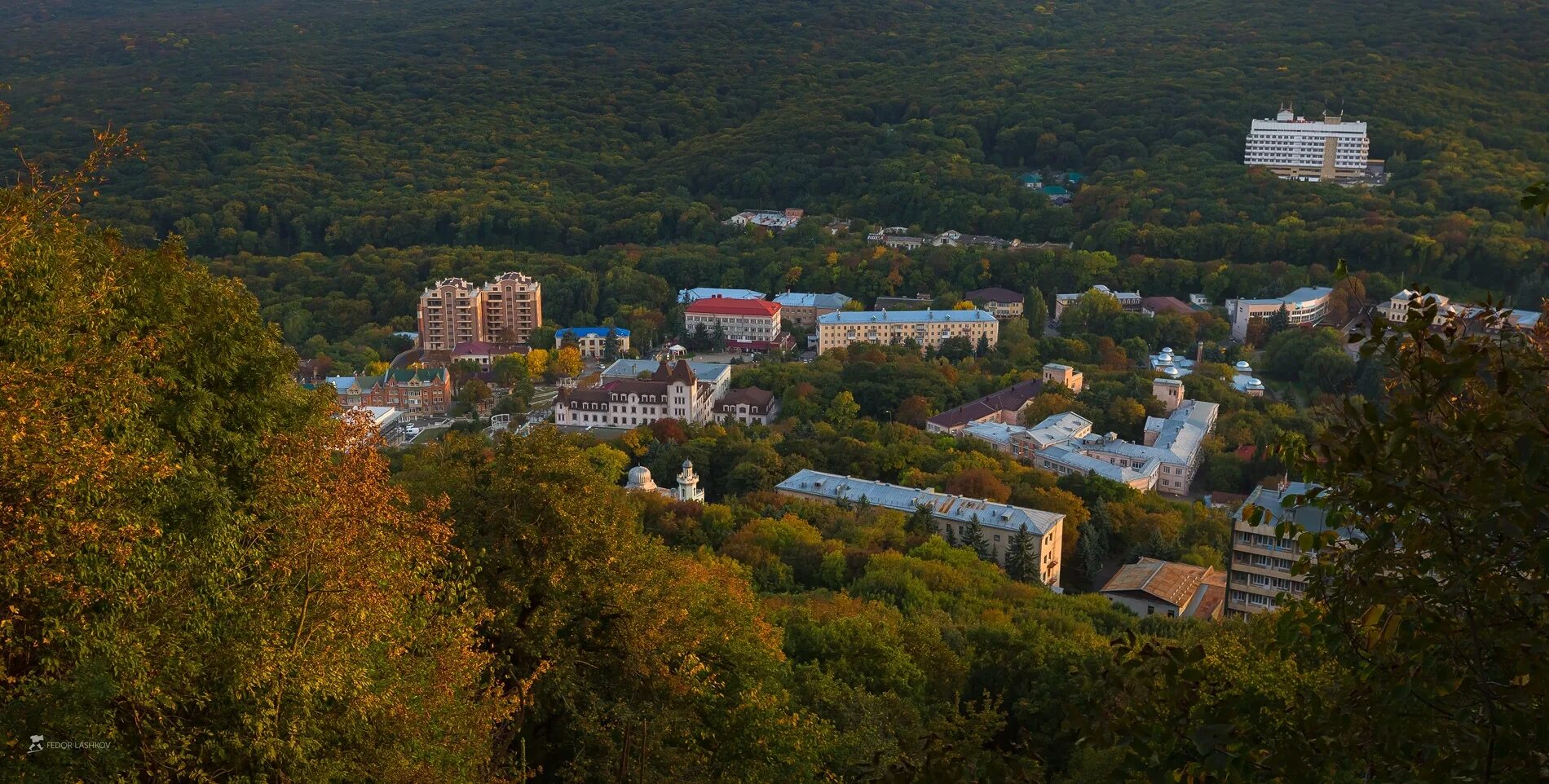 Железноводск область. Гора Бештау Железноводск. Железноводск Бештаугорский парк. Железноводск осень. Железноводск осенью.