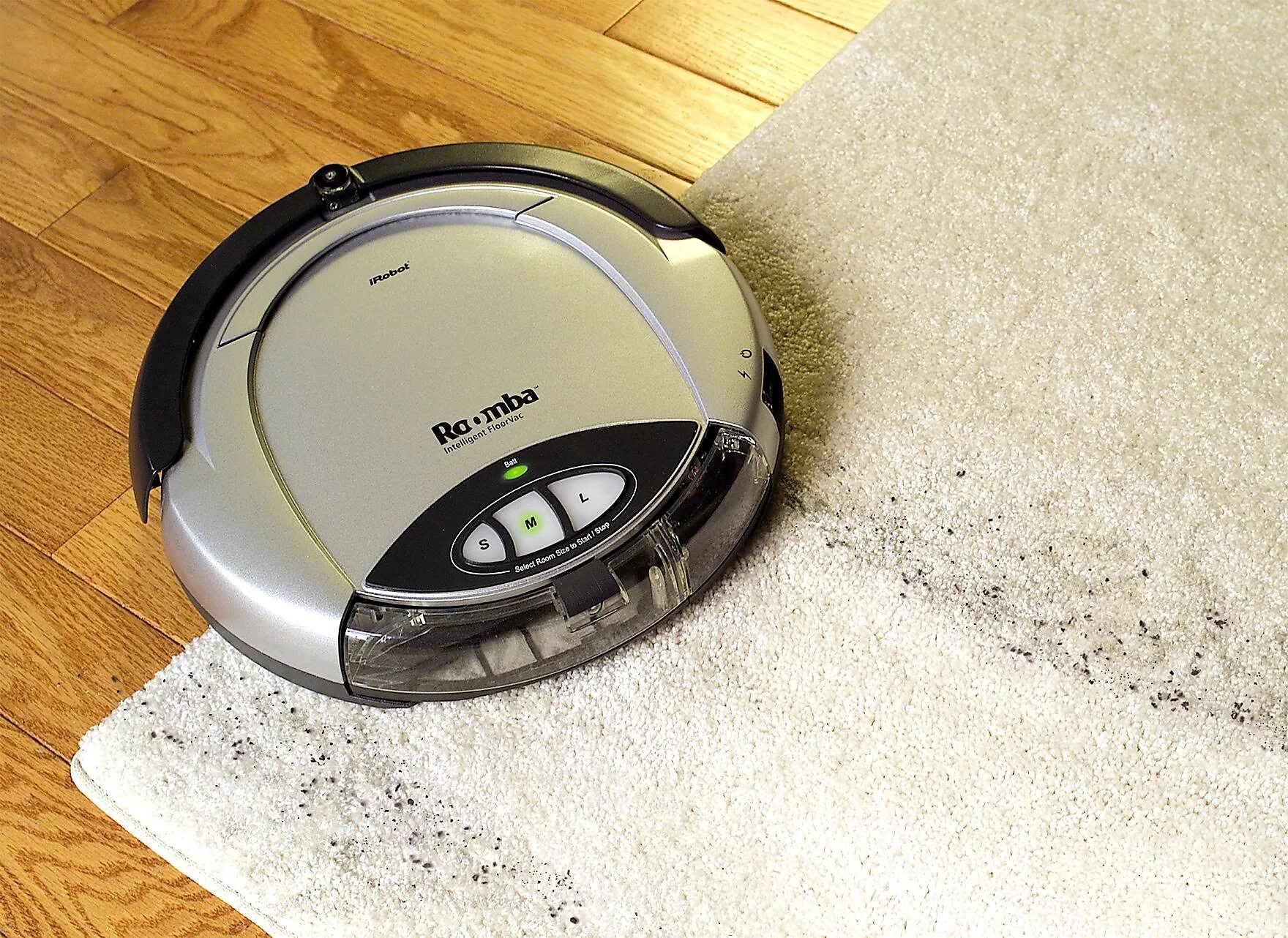 IROBOT Roomba 2002. Румба робот пылесос 2002. Робот пылесос Roomba 2002 года. Робот пылесос Айробот Румба первый. Роборок q revo