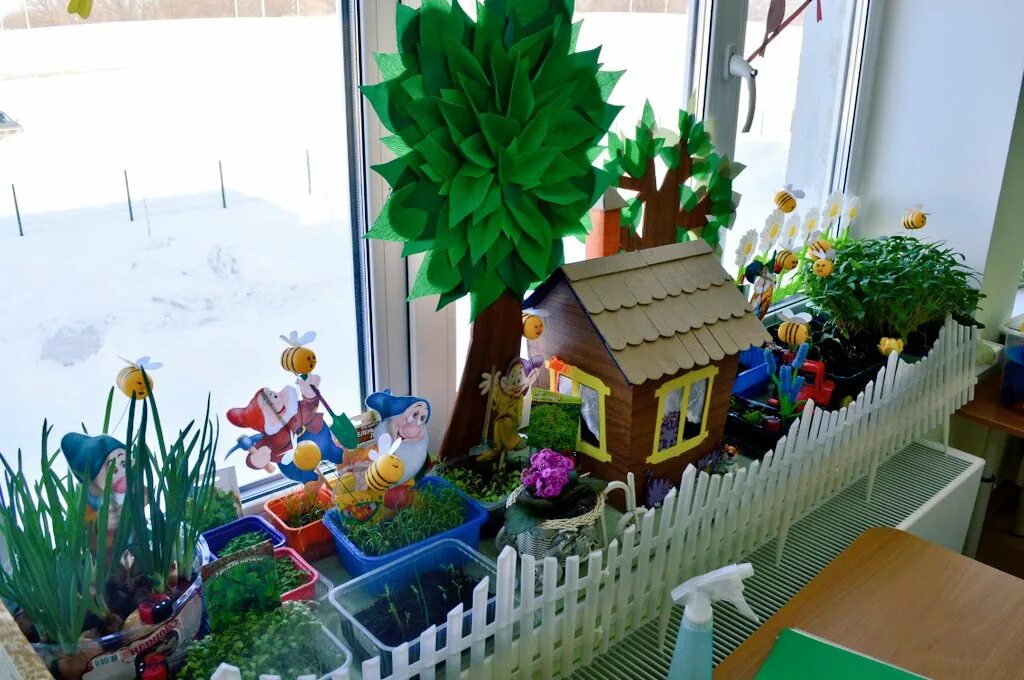 Конкурс сад на окне. Огород на окне. Огород на окне в детском саду. Огород на подоконнике в детском саду. Сад на подоконнике в детском саду.