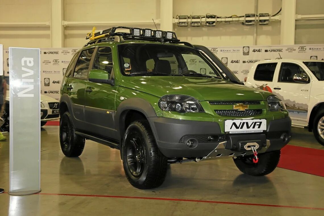 Чем отличается шеви нива от нивы. Lada niva chevrolet. chevrolet niva 2018. шевроле нива 2019. нива шевроле 4 на 4.