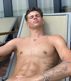 Slideshow victor perez nudes.