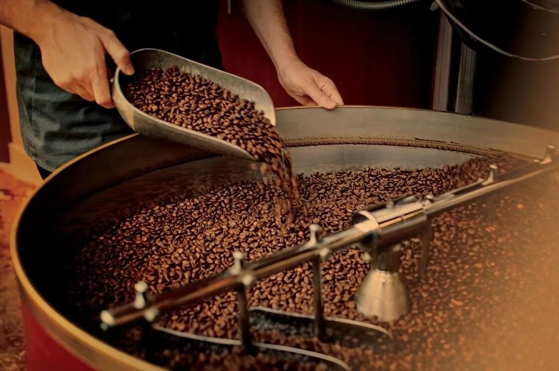 Обжаривание кофейных зерен. Обжаривание кофейных зерен. Обжарка зерна. Ростер для обжаривания кофейных зерен. Обжарка зерна.