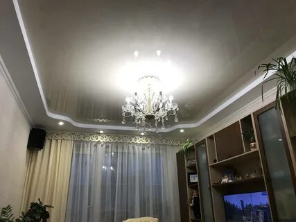 Натяжные потолки с подсветкой фото для зала