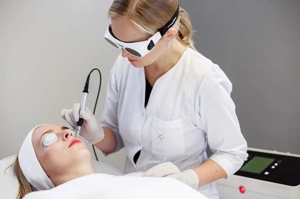 Омоложение сосудов. Лазеротерапия сосудов лица. лазерной терапии дерматологии и. лазерная косметология.