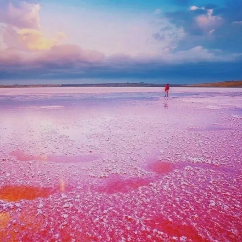 Розовый азербайджан. Озеро Масазыр Азербайджан. Розовое озеро Масазыр Азербайджан. Соленому озеру Масазыр. Озеро Ретба Сенегал.
