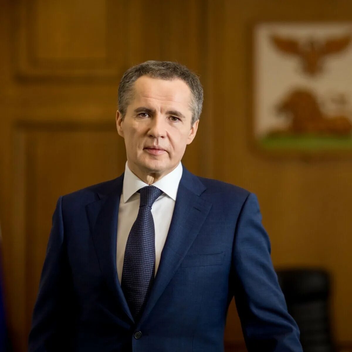 Гладков губернатор белгородской. Губернатор города белгорода. Вячеслав гладков губернатор белгородской области. Белгородская область вячеслав гладков. Губернатор города белгорода.