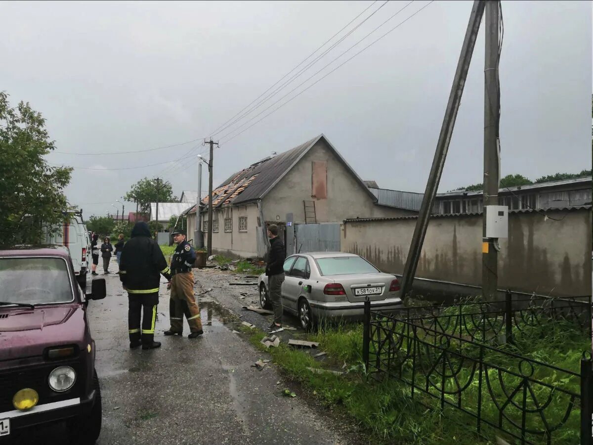 Почему бьют по белгороду. Ураган в Белгороде. Смерч в Белгороде 2020. Торнадо в Белгороде. Разрушения в Белгороде.