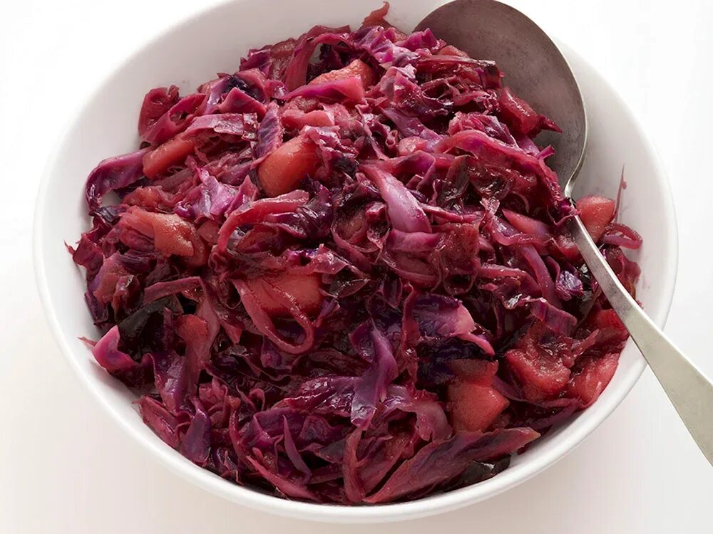 Фасоль тушеная с овощами. Тушеная краснокочанная капуста. Тушеная красная. Красная капуста немецкие. Красная капуста на кухне.