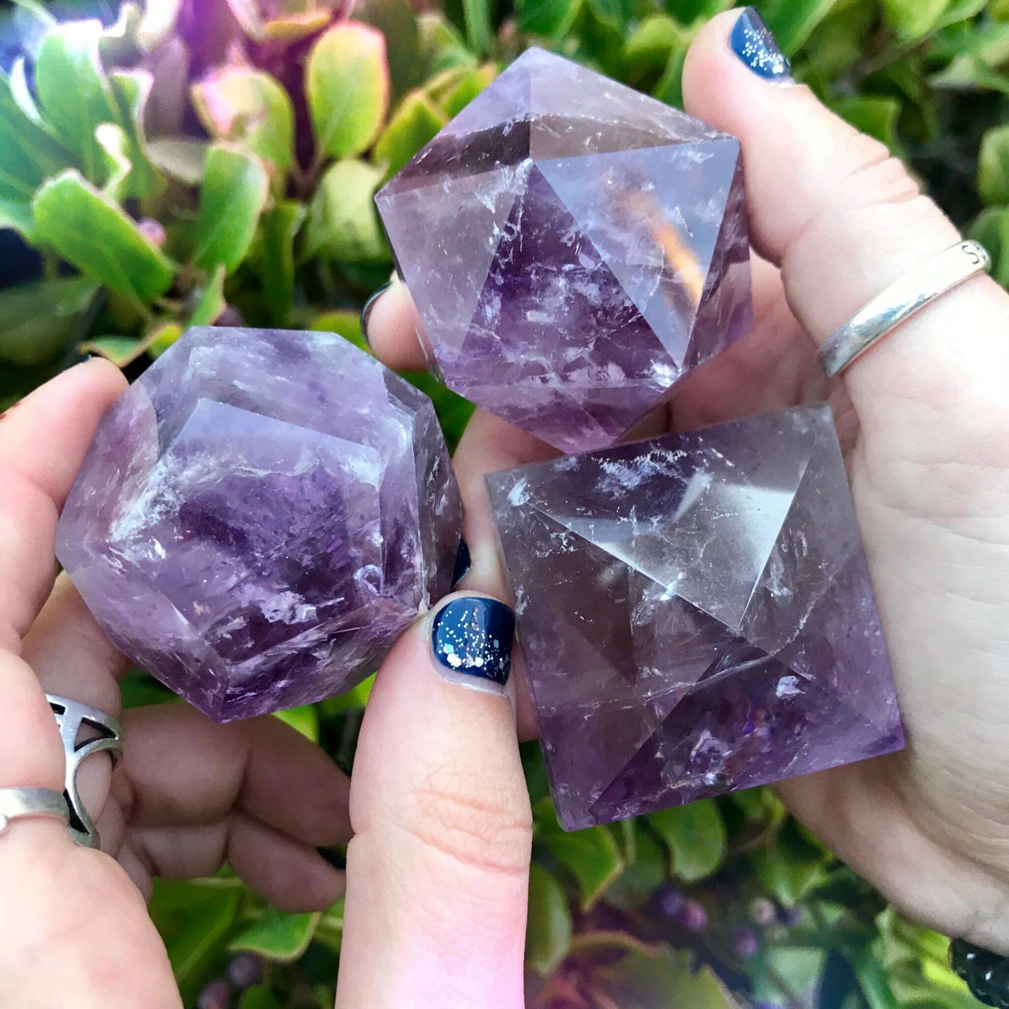 Amethyst камень. Аметист стихия камня. Аметист (папский камень). Аметист непрозрачный. Аметист характеристика