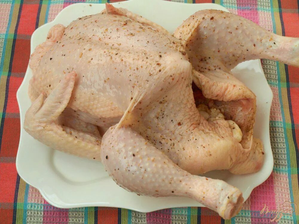 Открой курочек. Тушка курицы в духовке. Приправа для курицы в духовке.