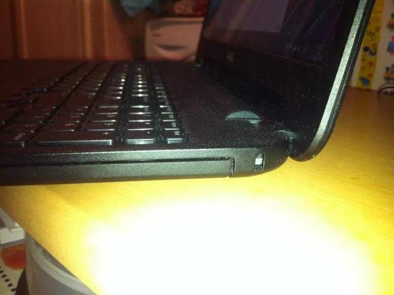 Разбор ноутбука lenovo 110. Снятие клавиатуры с ноутбука. Кнопка дисковода на ноутбуке леново. Дисковод на асус f5n. Дисковод внешний lenovo db65 slim.