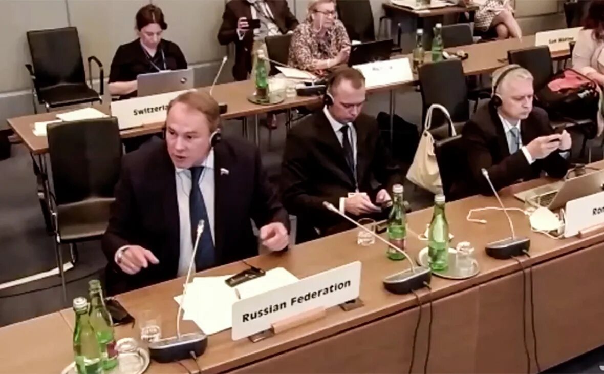 Совет обсе. Вена заседание обсе. Флаг франкфурт люнебурга. Здание парламентская ассамблея обсе. Здание обсе в вене.