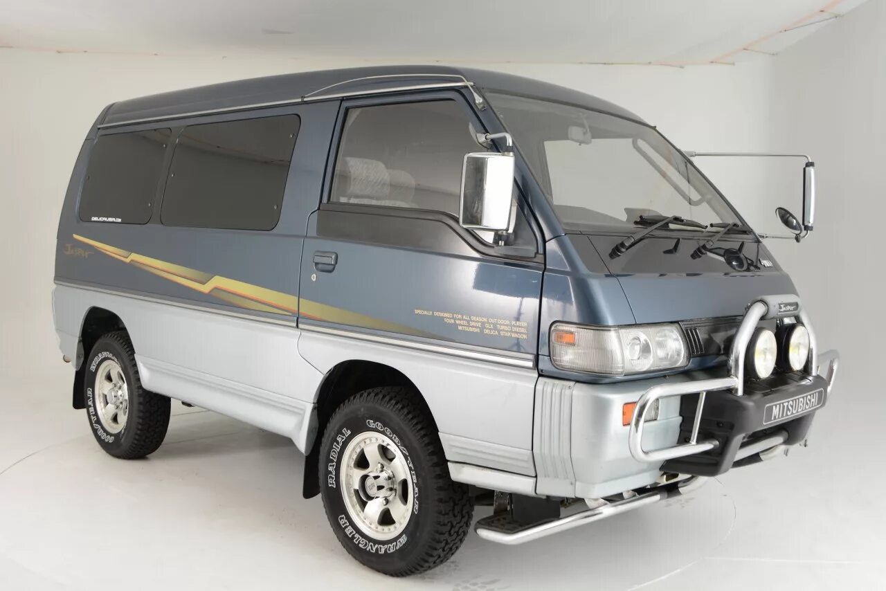 Купить митсубиси делику бу. Mitsubishi Delica 4x4. Мицубиси Делика Jasper. Mitsubishi Delica левый руль. Mitsubishi Delica 2023 левый руль.