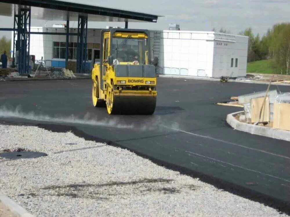 Ремонт дорог егорьевск. Асфальтирование. Укладка асфальта во дворе. Укладка асфальта 2. Укладка асфальта 2.