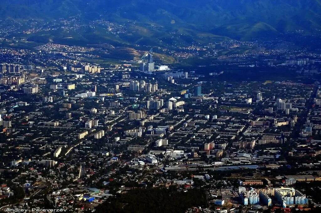 Алма ата три богатыря. Казахстан, алматы пригород. Алма-ата достопримечательности. Алма ата 1990-е. Казахстан алма-ата 1.