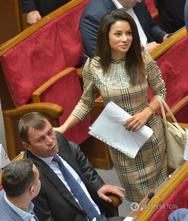 Рада в вышиванках. Дама рада. Женщины депутаты в раде украины. Красивые депутаты женщины. Украинские женщины депутаты рады.