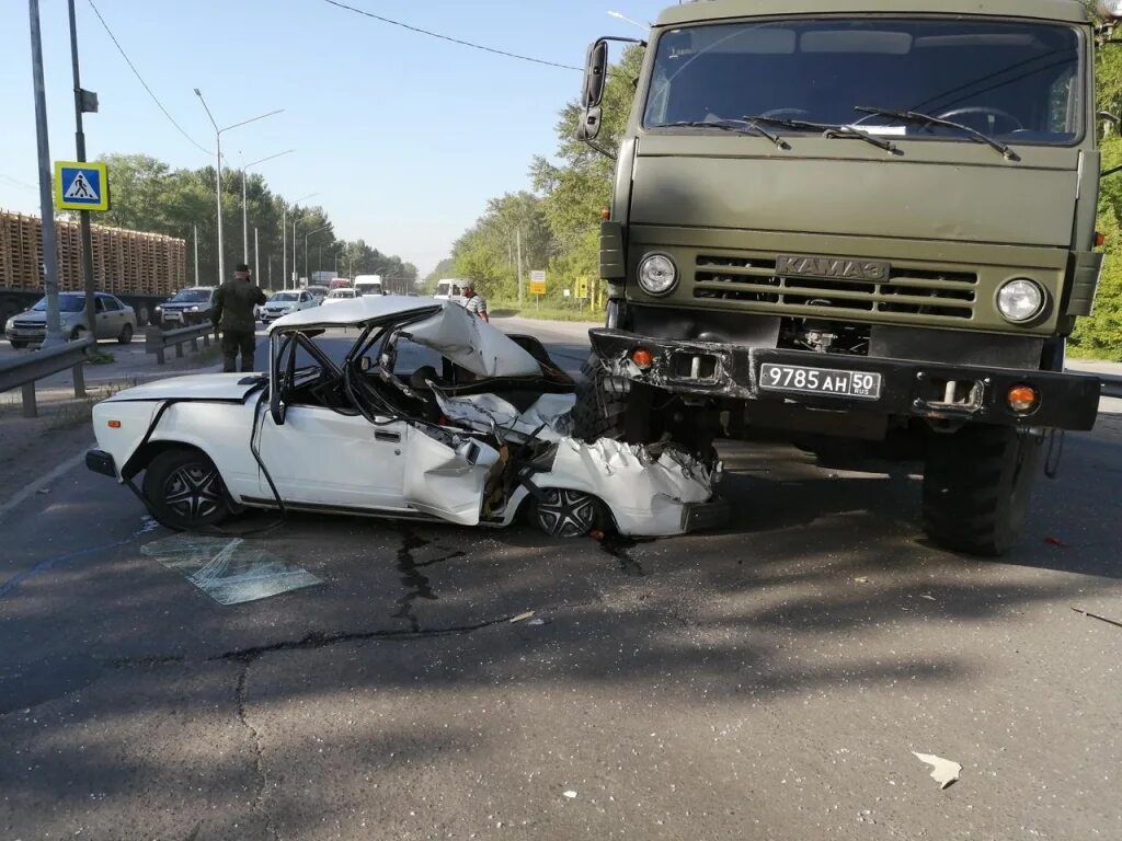 КАМАЗ 43118 разбитый. ДТП С военными автомобилями. ДТП С участием военных автомобилей. Покажи фото аварии