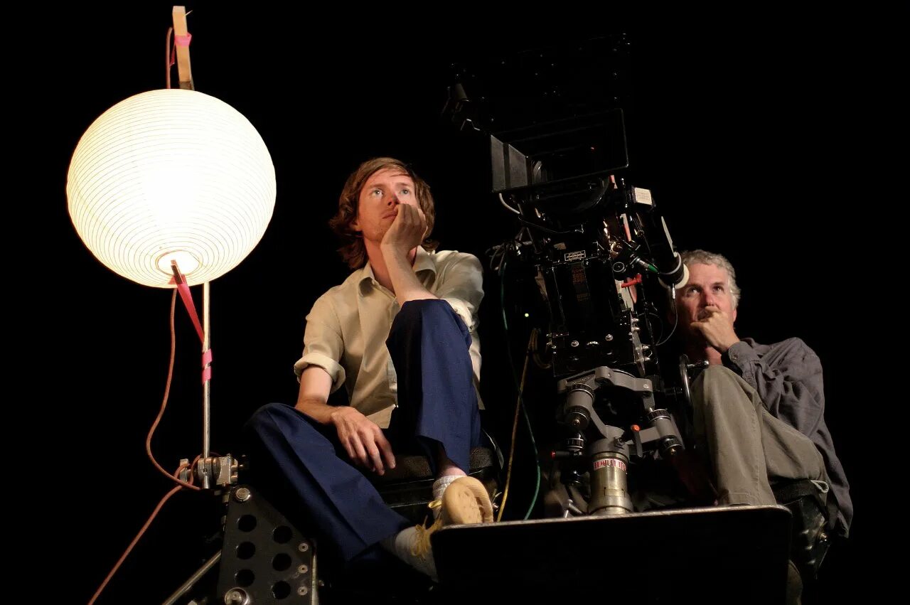 Кристофер нолан интерстеллар. Режиссер и оператор. Уэс андерсон. Кристофер нолан дюнкерк. Дэнни бойл режиссер.