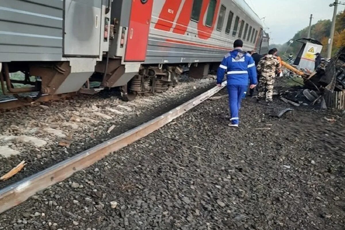 Восстановление движения поездов. Железнодорожная авария. Сход пассажирских вагонов. Происшествия на железной дороге.