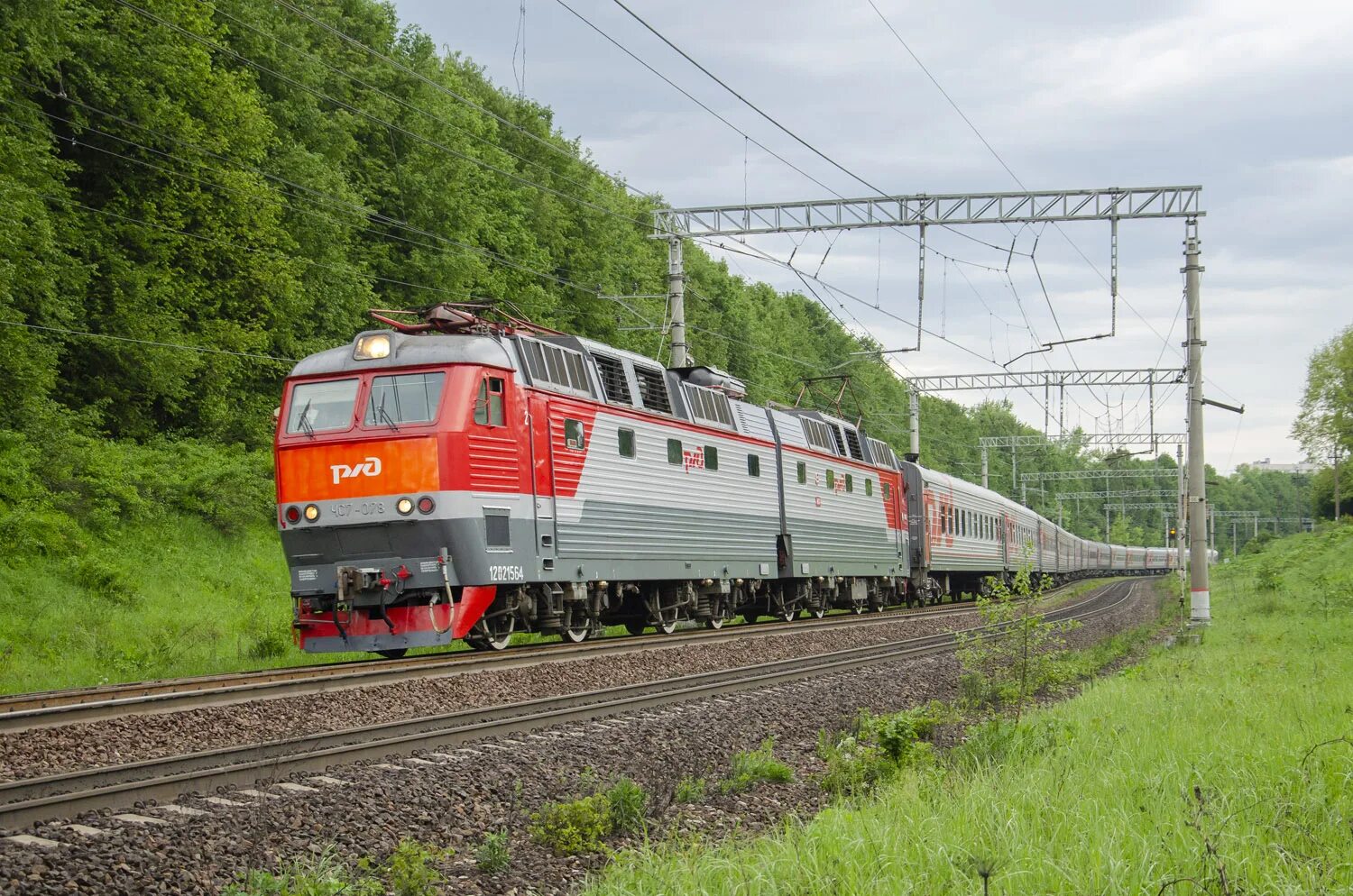 107 москва брянск. Локомотив фото поезд. поезд 107. поезд 107 москва брянск. электричка наро-фоминск москва.