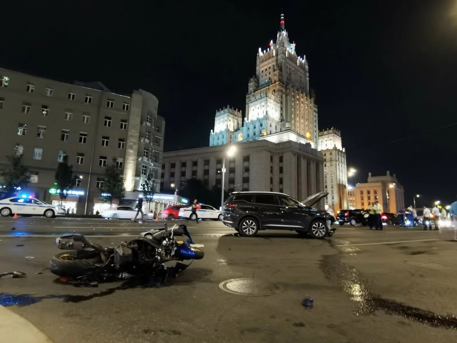 ДТП В Москве вчера на садовом кольце. Авария на Смоленской площади.