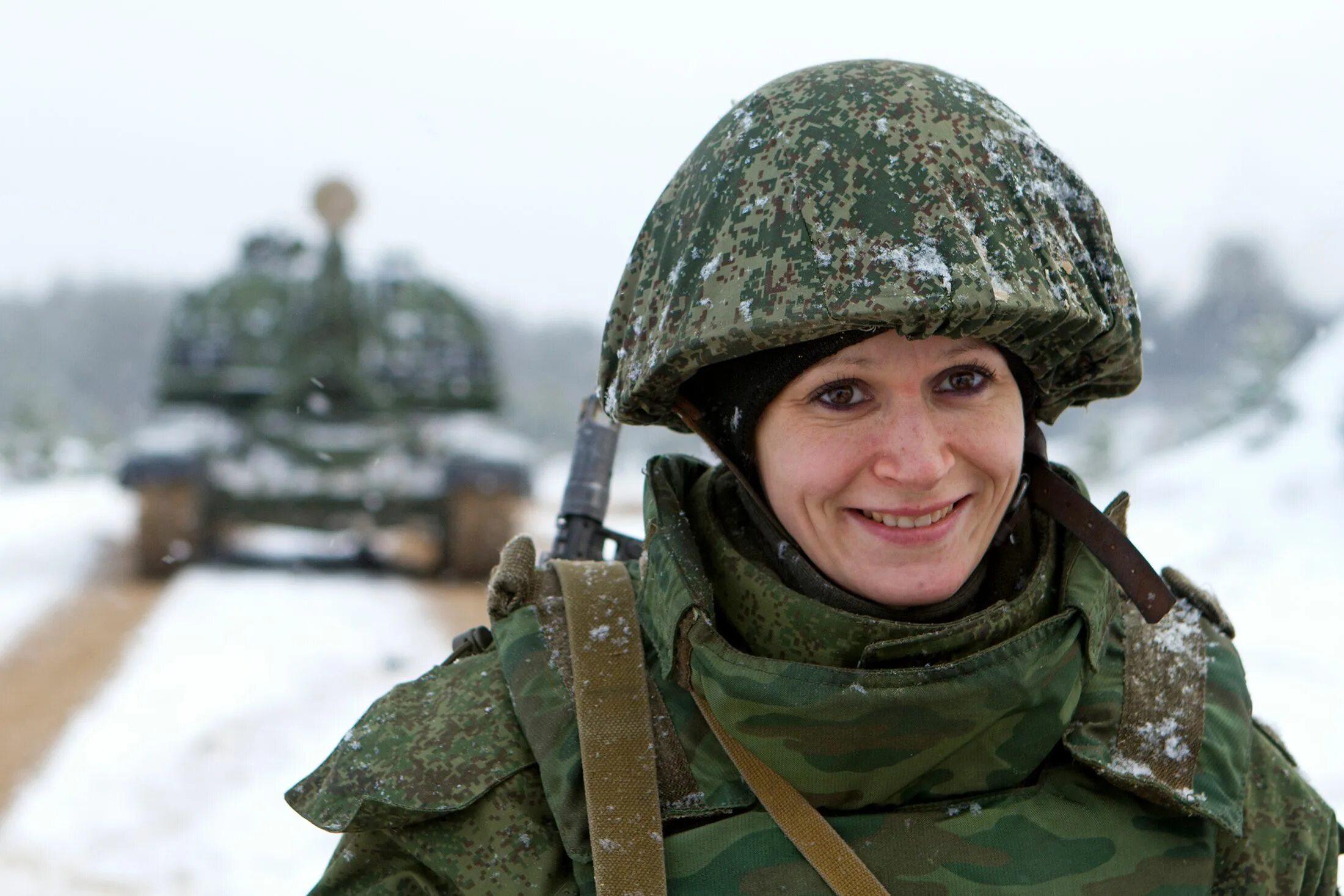 Женщины военнослужащие. Женщины в Российской армии. Женщины военнослужащие в России. Женщины солдаты России.
