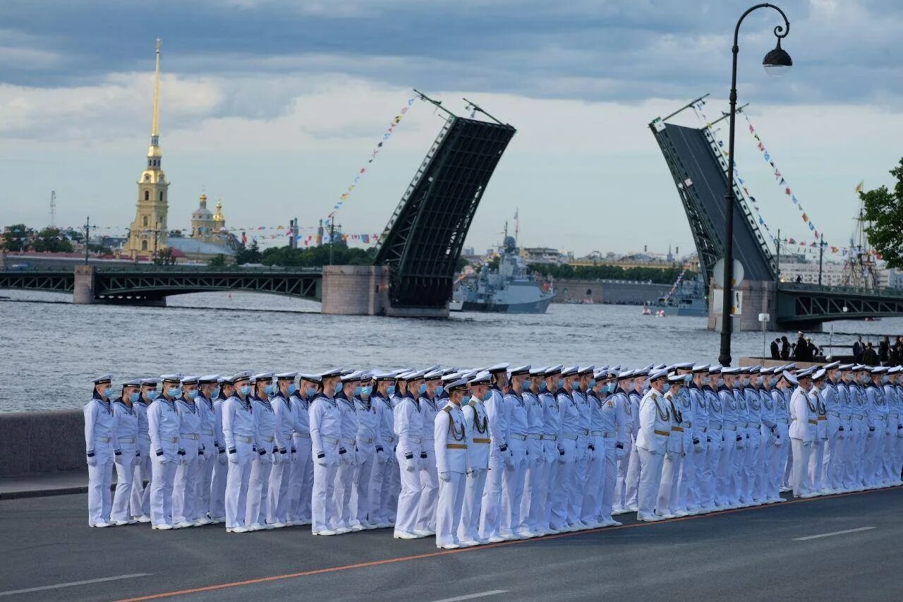 Парад на день вмф в санкт-петербурге 2021. Парад вмф в питере 2021. Парад кораблей на день флота санкт петербург. Парад кораблей в санкт-петербурге 2021. Парад вмф в питере 2021.