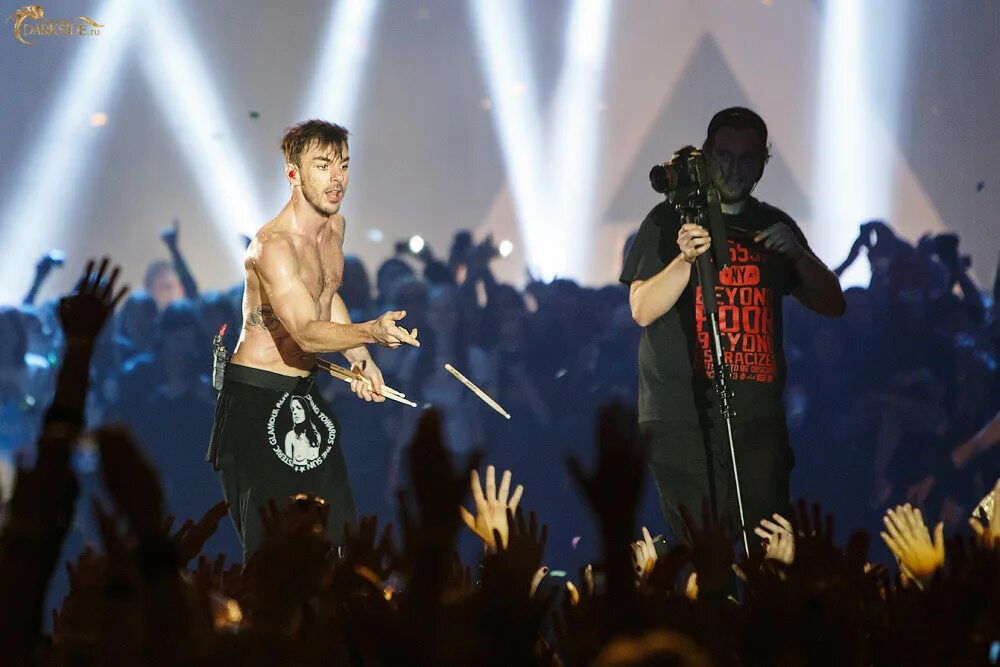 Концерт 30 seconds to mars 2025 казахстан. 30 seconds to mars. 30 секунд до марса солист. 30 seconds to mars концерт. группа thirty seconds to mars концерт в москве.