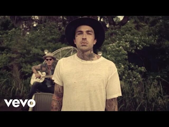 Песня it s gone. Yelawolf till it's gone. Till is gone Yelawolf. Фото под till its gone. Клип песни Louder Yelawolf.