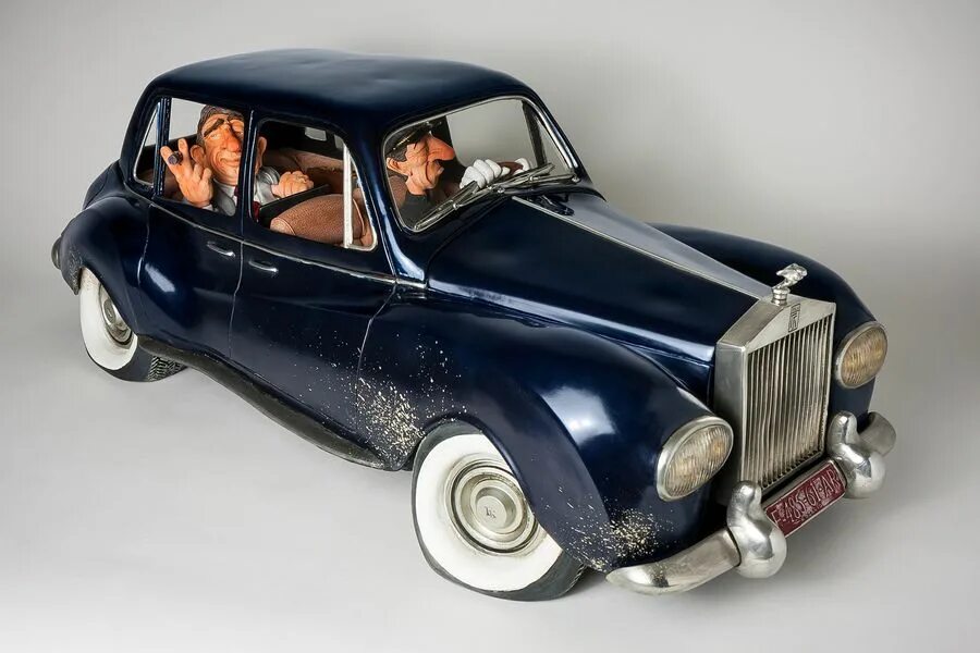 Статуэтка автомобиль. Машина с фигуркой на капоте. Игрушка машина. Фигурка автомобиля. Фигурки автомобилей.