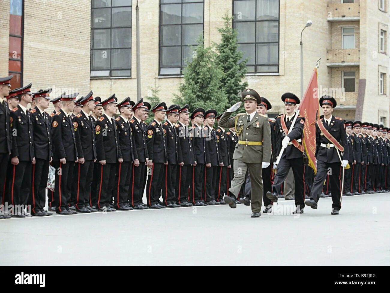 Сву выпуск. Знамя Московского Суворовского военного училища. Суворовское военное училище в Москве. Начальник Московского Суворовского училища. МС СВУ Фили.