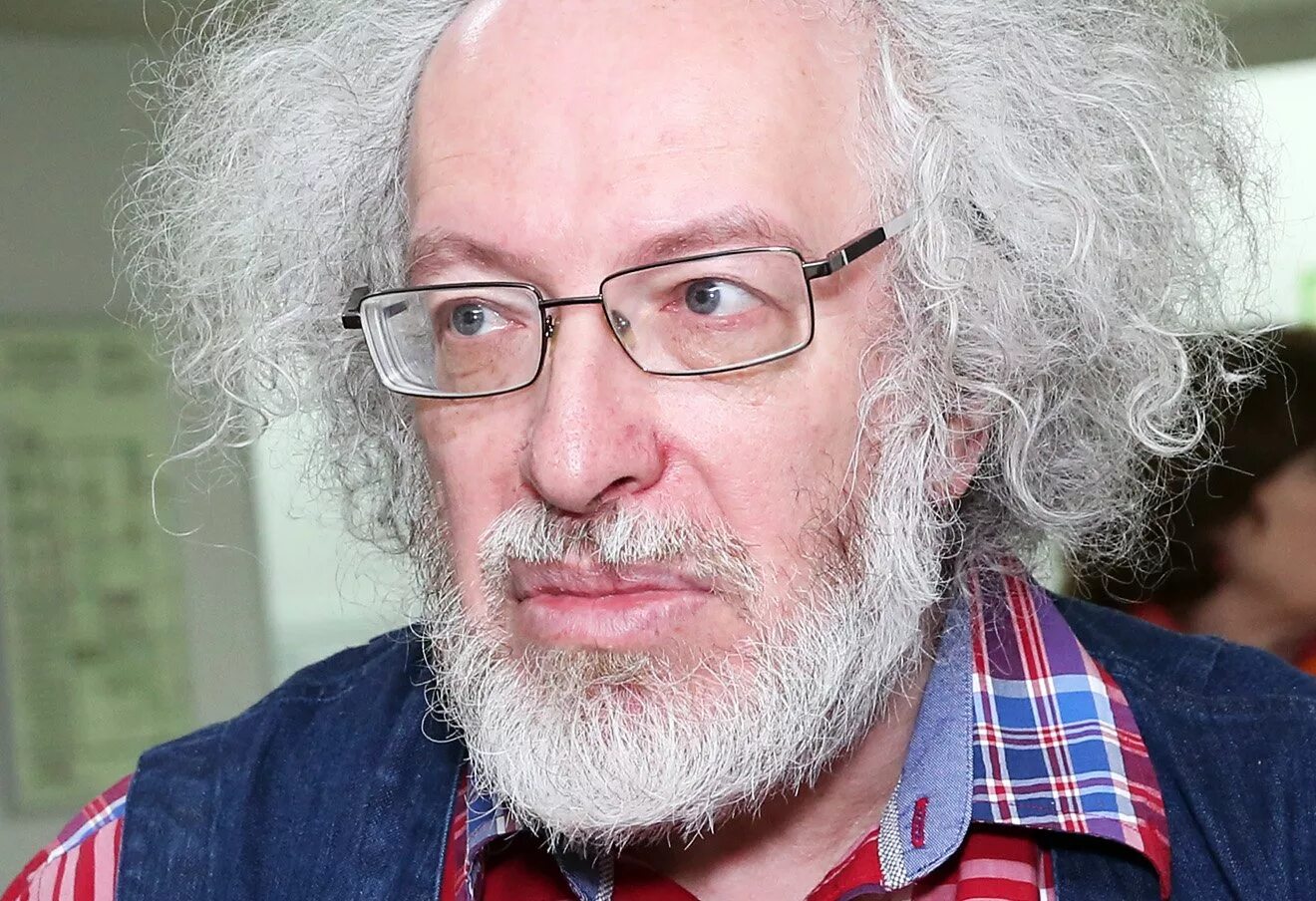 Где венедиктов сейчас находится. Алексей венедиктов. редактор эхо москвы алексей венедиктов. венедиктов 1990. венедиктов 1994.