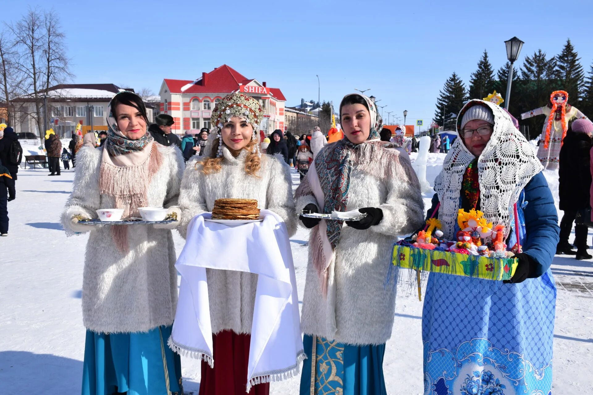 Патриотические мероприятия россия. Фольклорный фестиваль воронеж фотоотчет. Нурлат 2021. Масленичные гуляния сарапул. Масленичные гуляния сарапул.