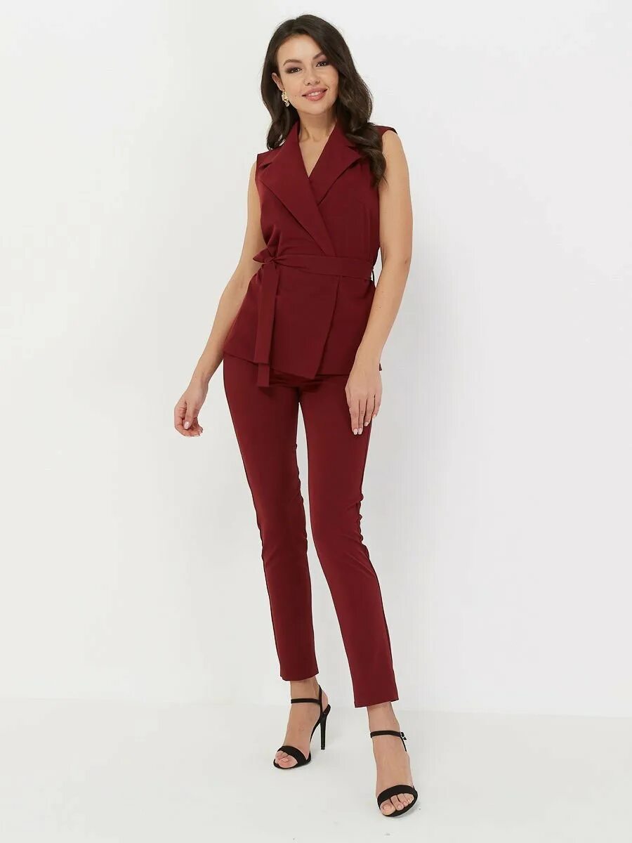 Брюсный костюм с жилет. Костюм с жилеткой женский. Брючный костюм без рукавов женский. Костюм без рукавов женский. Женские костюм без рукавов.