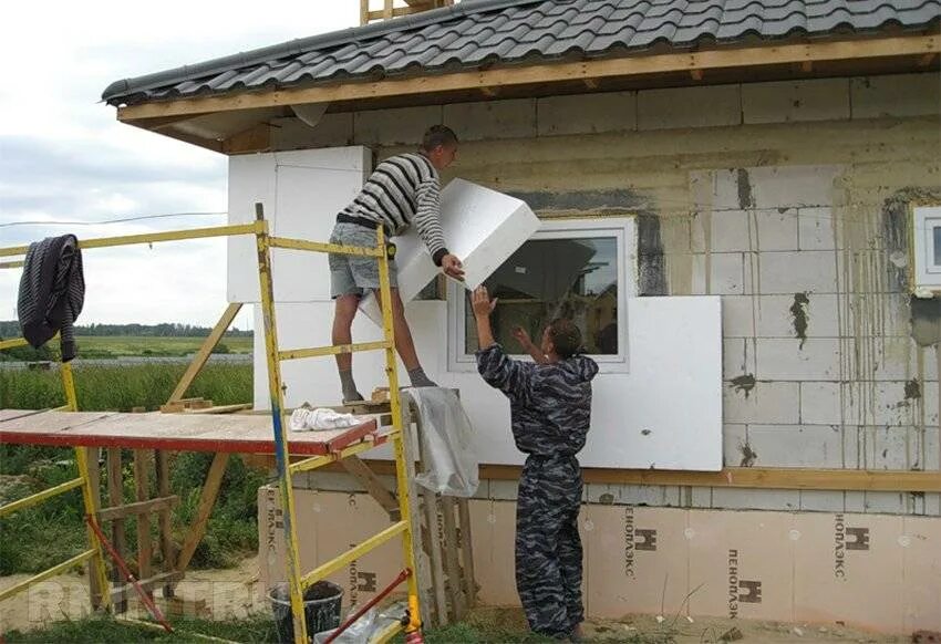 Утеплитель газосиликат. Утеплить дом из газоблока. утепление дома пенопластом. утеплитель для дома из газобетона. утеплитель из газобетона.