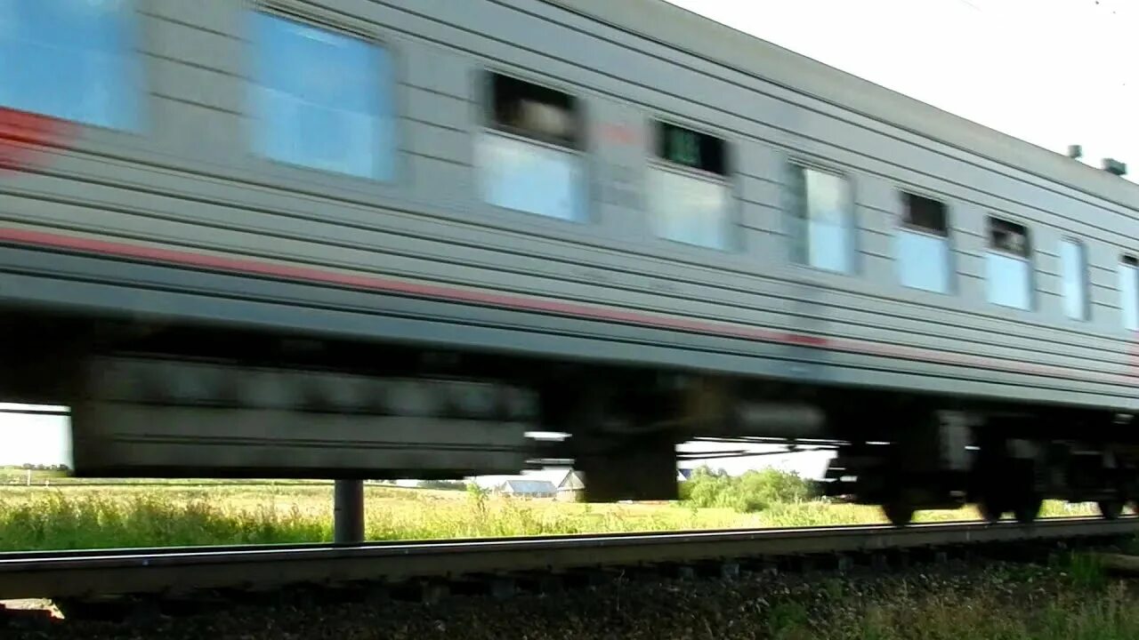 Поезд ижевск новороссийск. Поезд ижевск новороссийск. Поезд новороссийск ижевск билеты. Поезд италмас двухэтажный ижевск москва. Фото электрички ижевск казань.
