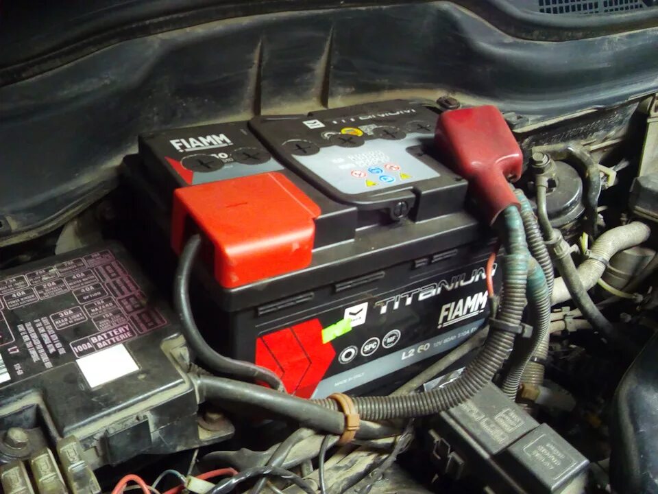 Аккумулятор honda crv. Акб honda cr-v 1. honda crv rd1 аккумулятор. акб хонда срв 2.0. honda cr-v 2008 аккумулятор.