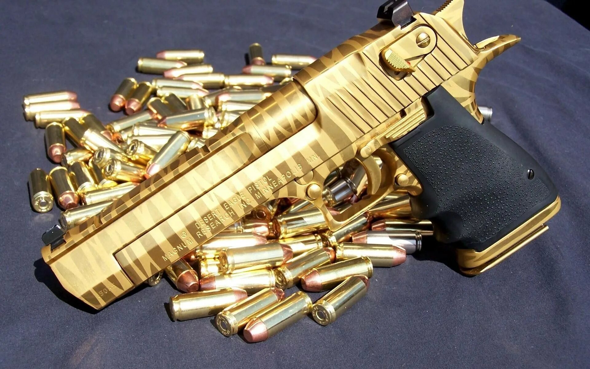 Фото оружия. Magnum 50 калибра. Патрон Дезерт игл 50 калибра. Пистолет Desert Eagle золотой. Магнум 50 калибра револьвер.